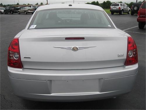 Chrysler 300 2010 photo 1