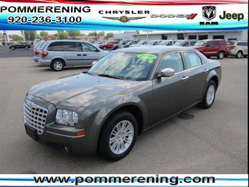 Chrysler 300 2010 photo 3