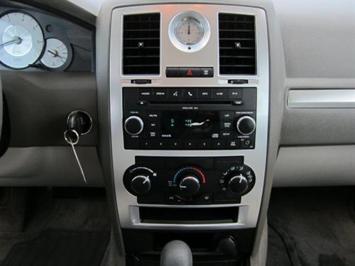 Chrysler 300 2010 photo 4