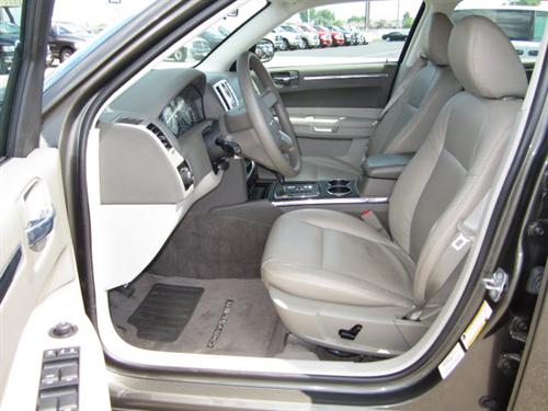 Chrysler 300 2010 photo 5