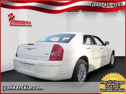 Chrysler 300 2010 photo 1