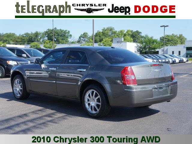Chrysler 300 2010 photo 1