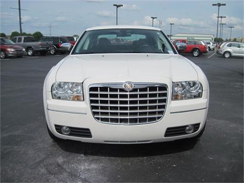 Chrysler 300 2010 photo 4