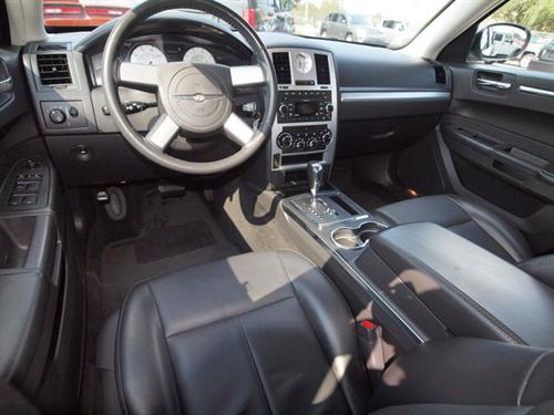 Chrysler 300 2010 photo 4
