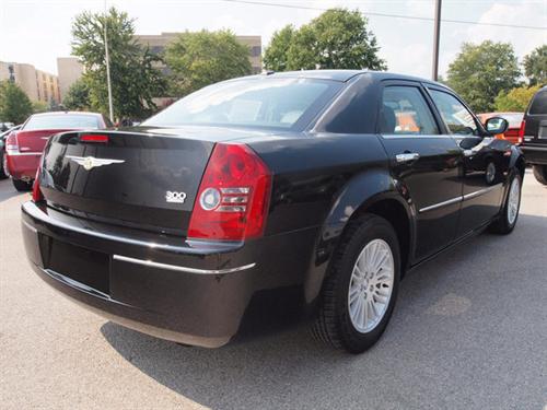 Chrysler 300 2010 photo 5