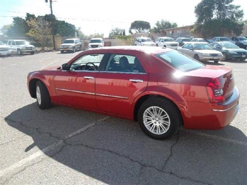 Chrysler 300 2010 photo 2