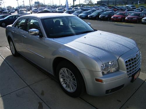Chrysler 300 2010 photo 3