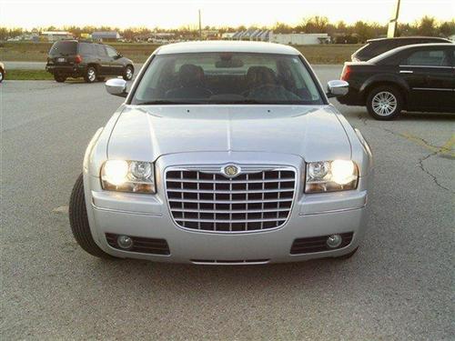 Chrysler 300 2010 photo 1