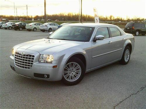 Chrysler 300 2010 photo 2