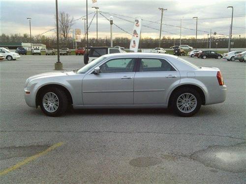 Chrysler 300 2010 photo 3