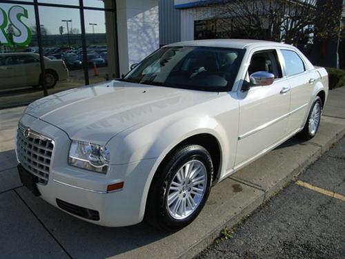 Chrysler 300 2010 photo 1