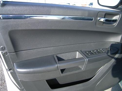 Chrysler 300 2010 photo 3