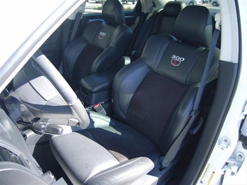 Chrysler 300 2010 photo 1