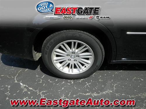 Chrysler 300 2010 photo 1