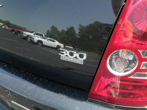 Chrysler 300 2010 photo 3