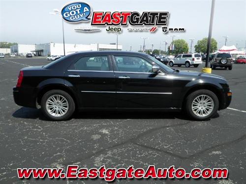 Chrysler 300 2010 photo 4