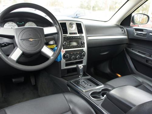 Chrysler 300 2010 photo 1