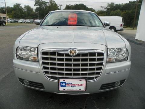 Chrysler 300 2010 photo 2