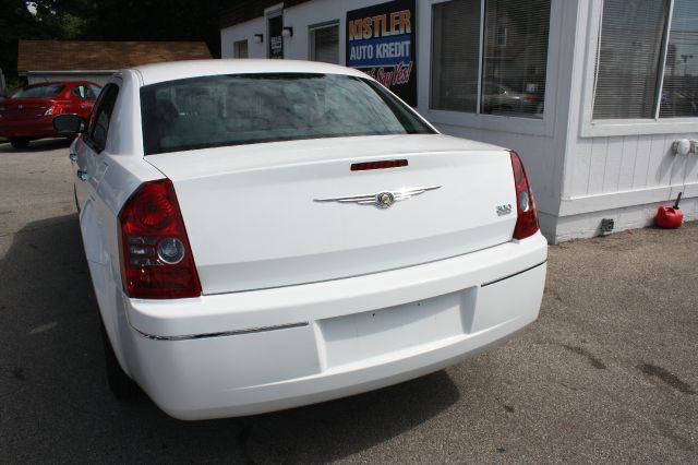 Chrysler 300 2010 photo 1