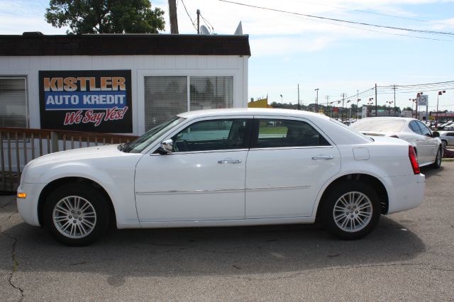 Chrysler 300 2010 photo 4