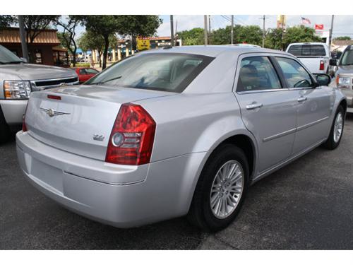 Chrysler 300 2010 photo 1
