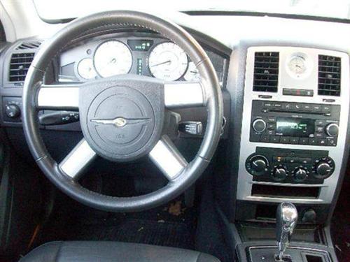 Chrysler 300 2010 photo 1