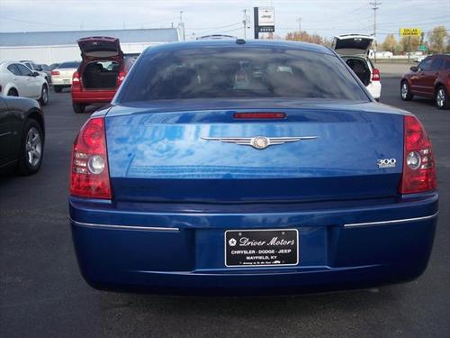 Chrysler 300 2010 photo 1