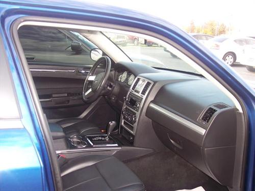 Chrysler 300 2010 photo 4