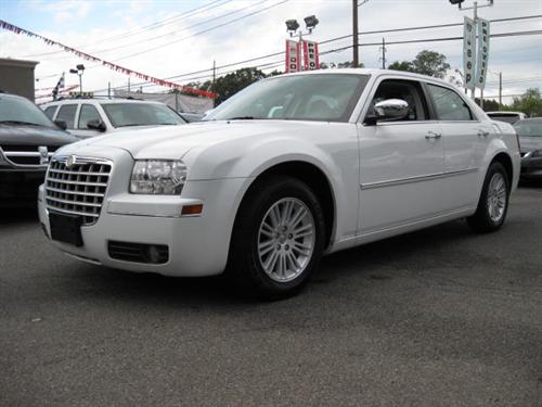 Chrysler 300 2010 photo 3