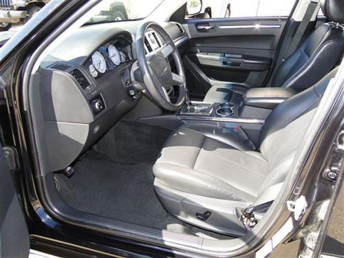 Chrysler 300 2010 photo 1