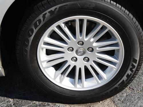 Chrysler 300 2010 photo 2