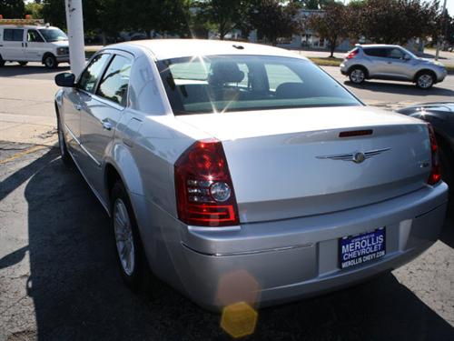Chrysler 300 2010 photo 4