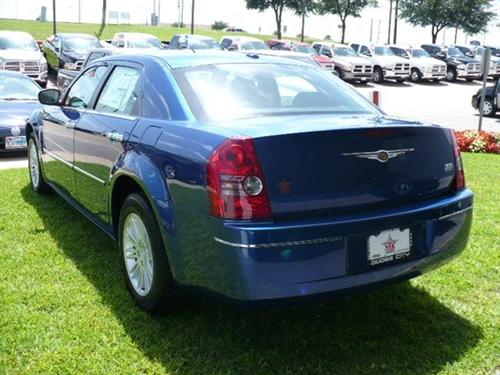 Chrysler 300 2010 photo 1