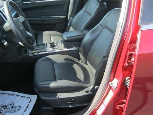 Chrysler 300 2010 photo 1