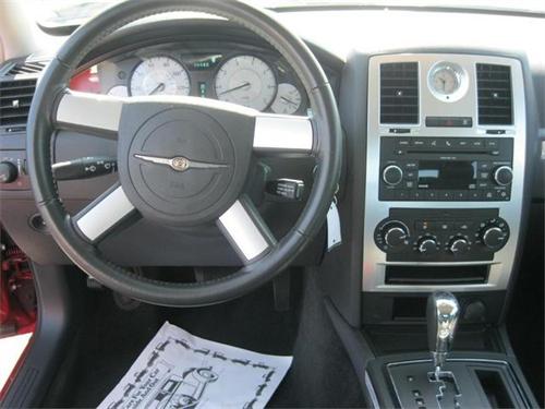 Chrysler 300 2010 photo 4