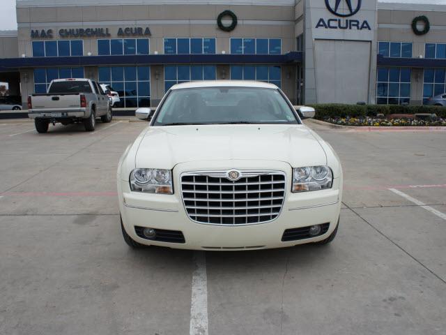 Chrysler 300 2010 photo 1
