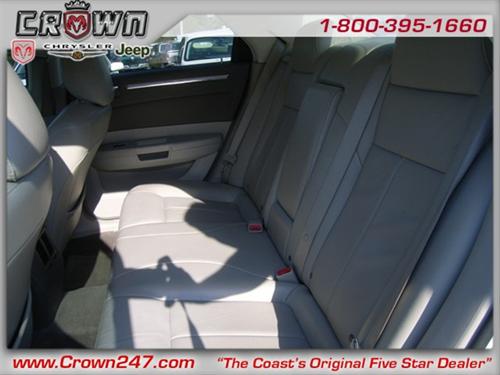 Chrysler 300 2010 photo 3