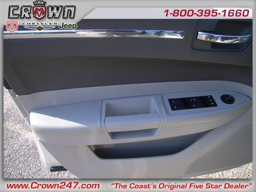 Chrysler 300 2010 photo 5