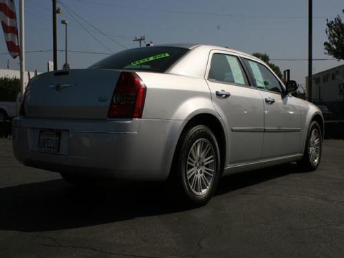 Chrysler 300 2010 photo 1