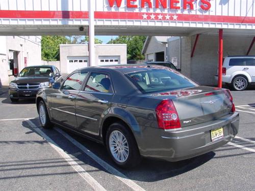 Chrysler 300 2010 photo 1