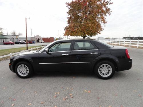 Chrysler 300 2010 photo 2