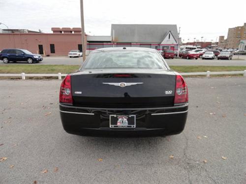 Chrysler 300 2010 photo 5