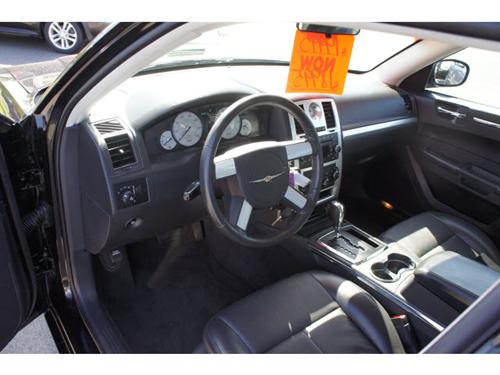 Chrysler 300 2010 photo 1