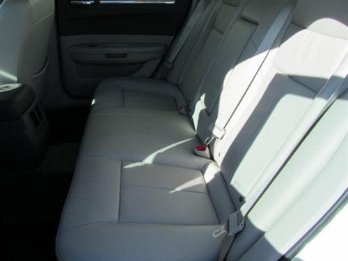 Chrysler 300 2010 photo 4