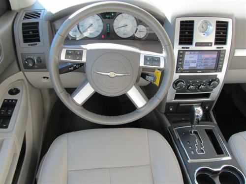 Chrysler 300 2010 photo 5