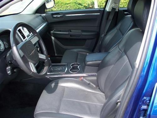 Chrysler 300 2010 photo 1