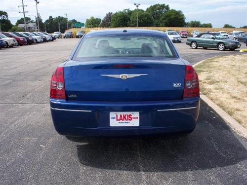 Chrysler 300 2010 photo 2