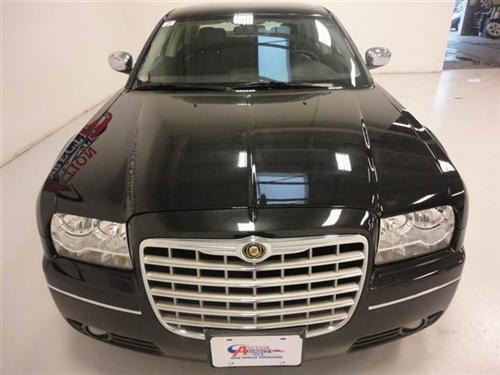 Chrysler 300 2010 photo 2