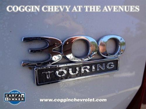 Chrysler 300 2010 photo 1