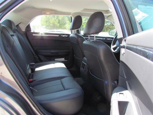 Chrysler 300 2010 photo 1